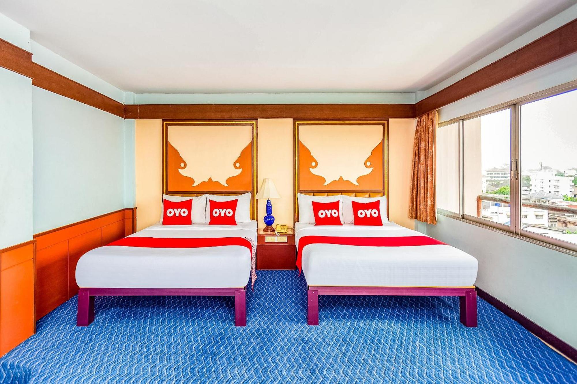 Oyo 441 Grand Thara Hotel Сурат-Тхані Екстер'єр фото