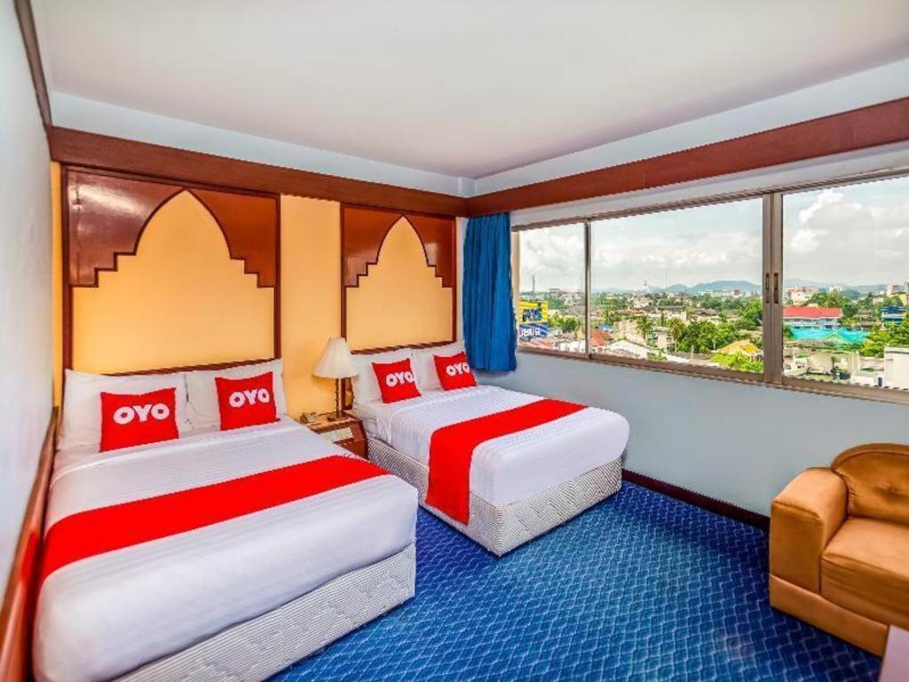 Oyo 441 Grand Thara Hotel Сурат-Тхані Екстер'єр фото