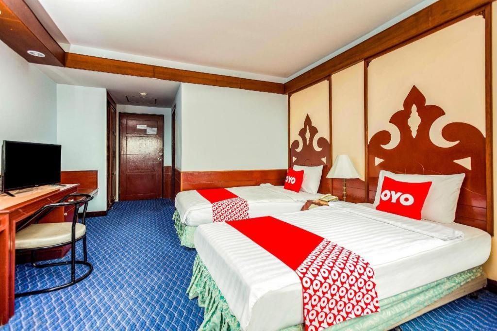 Oyo 441 Grand Thara Hotel Сурат-Тхані Екстер'єр фото