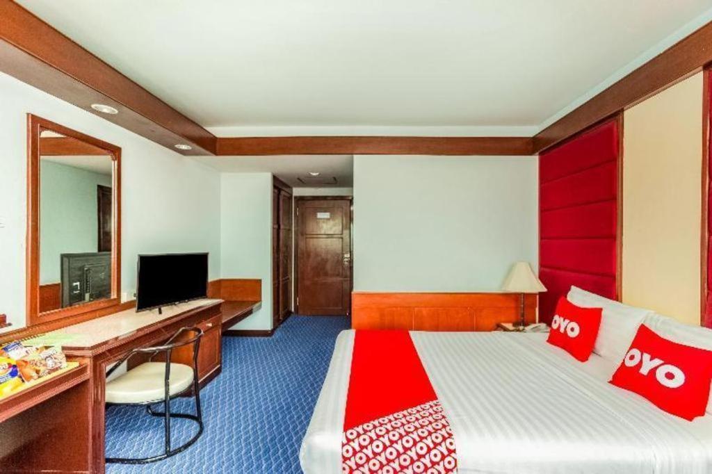 Oyo 441 Grand Thara Hotel Сурат-Тхані Екстер'єр фото